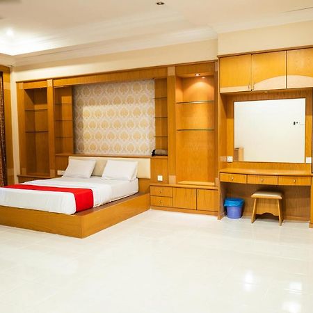 Mk Homestay Wakaf Che Yeh With Bathtub - Max 14 Pax Кота Бару Екстериор снимка