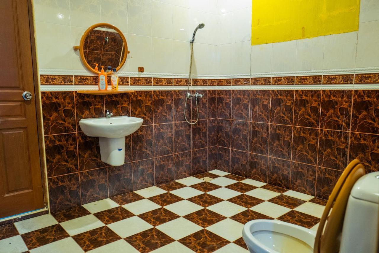 Mk Homestay Wakaf Che Yeh With Bathtub - Max 14 Pax Кота Бару Екстериор снимка