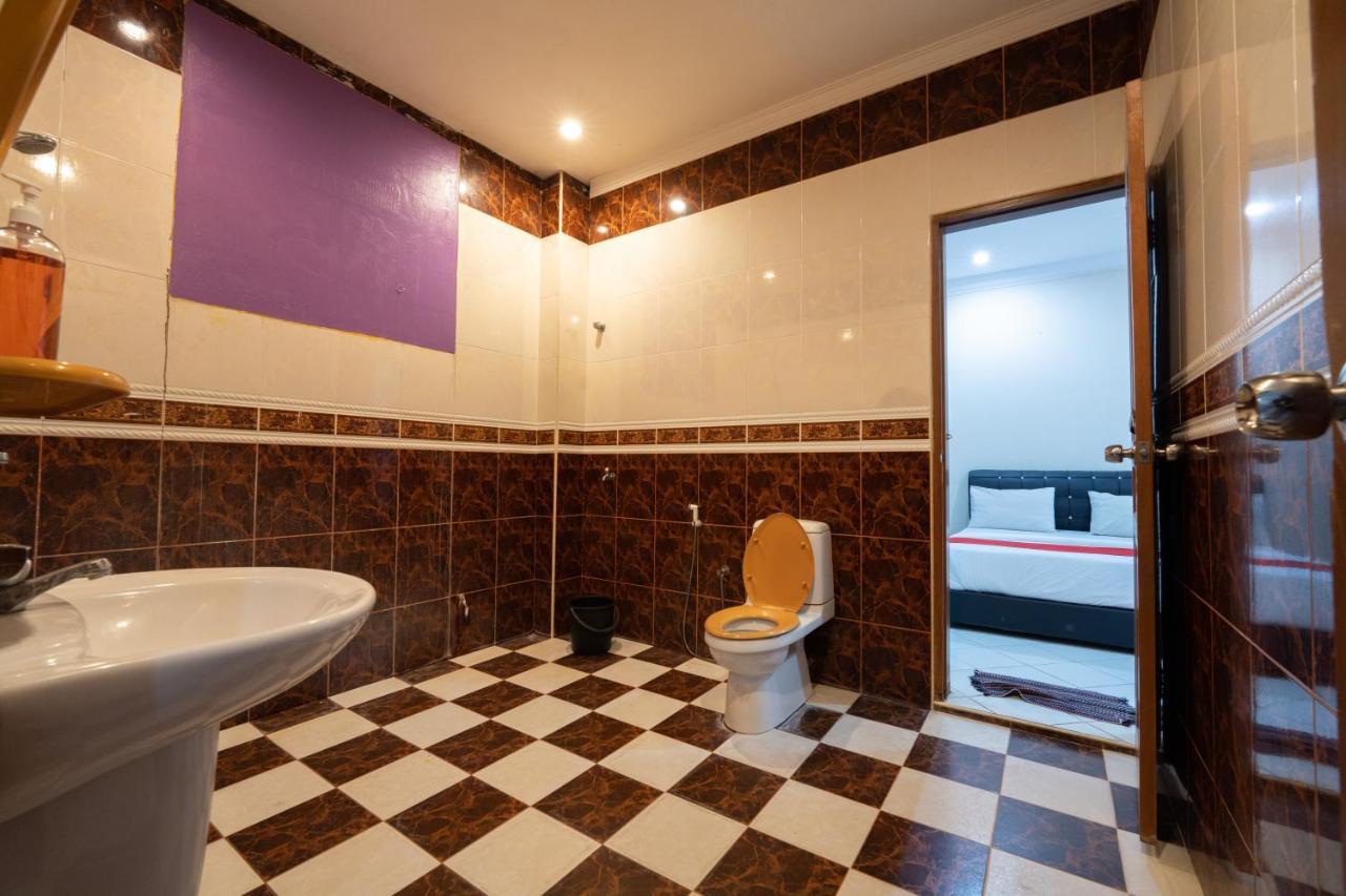 Mk Homestay Wakaf Che Yeh With Bathtub - Max 14 Pax Кота Бару Екстериор снимка
