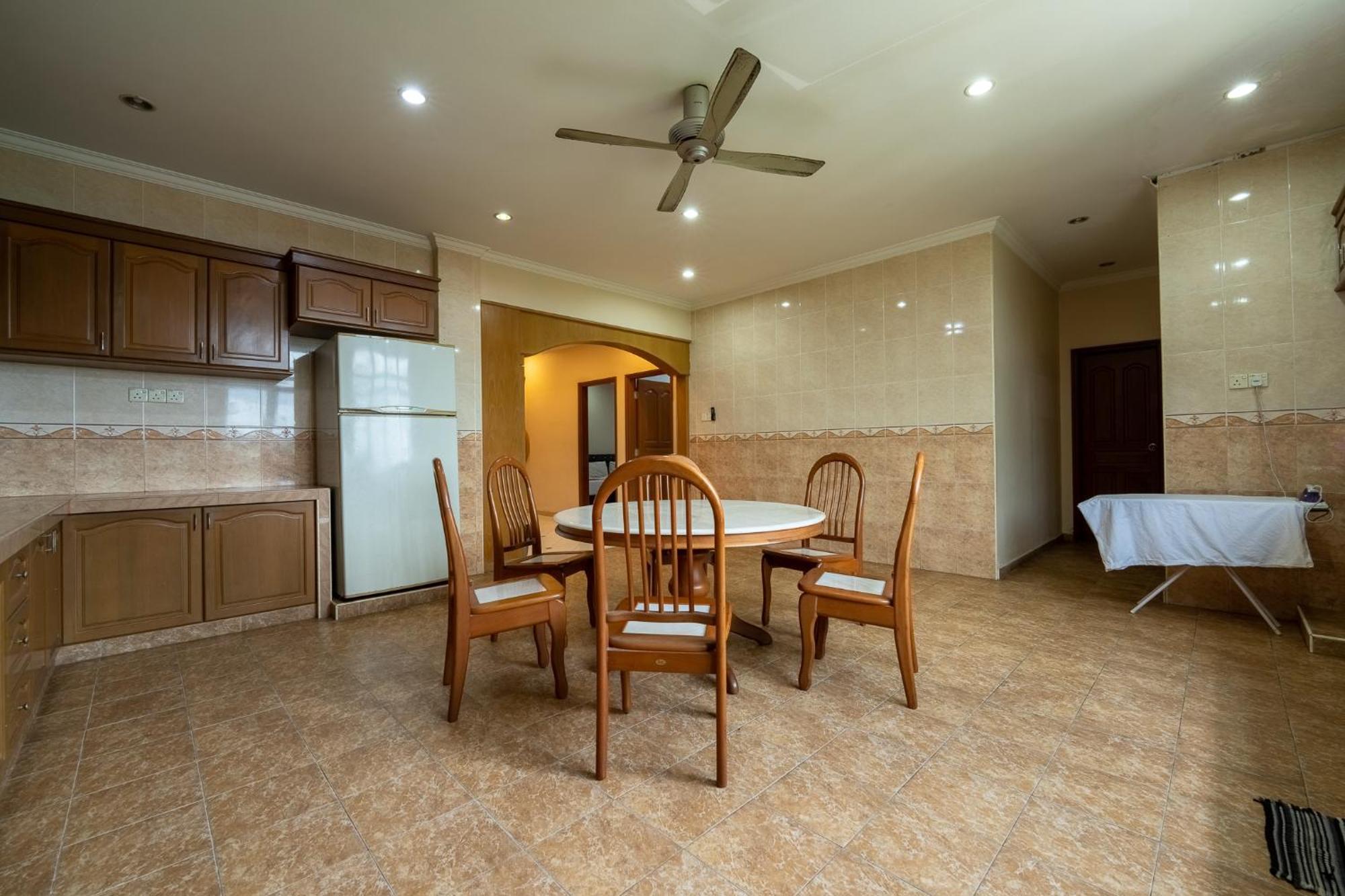 Mk Homestay Wakaf Che Yeh With Bathtub - Max 14 Pax Кота Бару Екстериор снимка