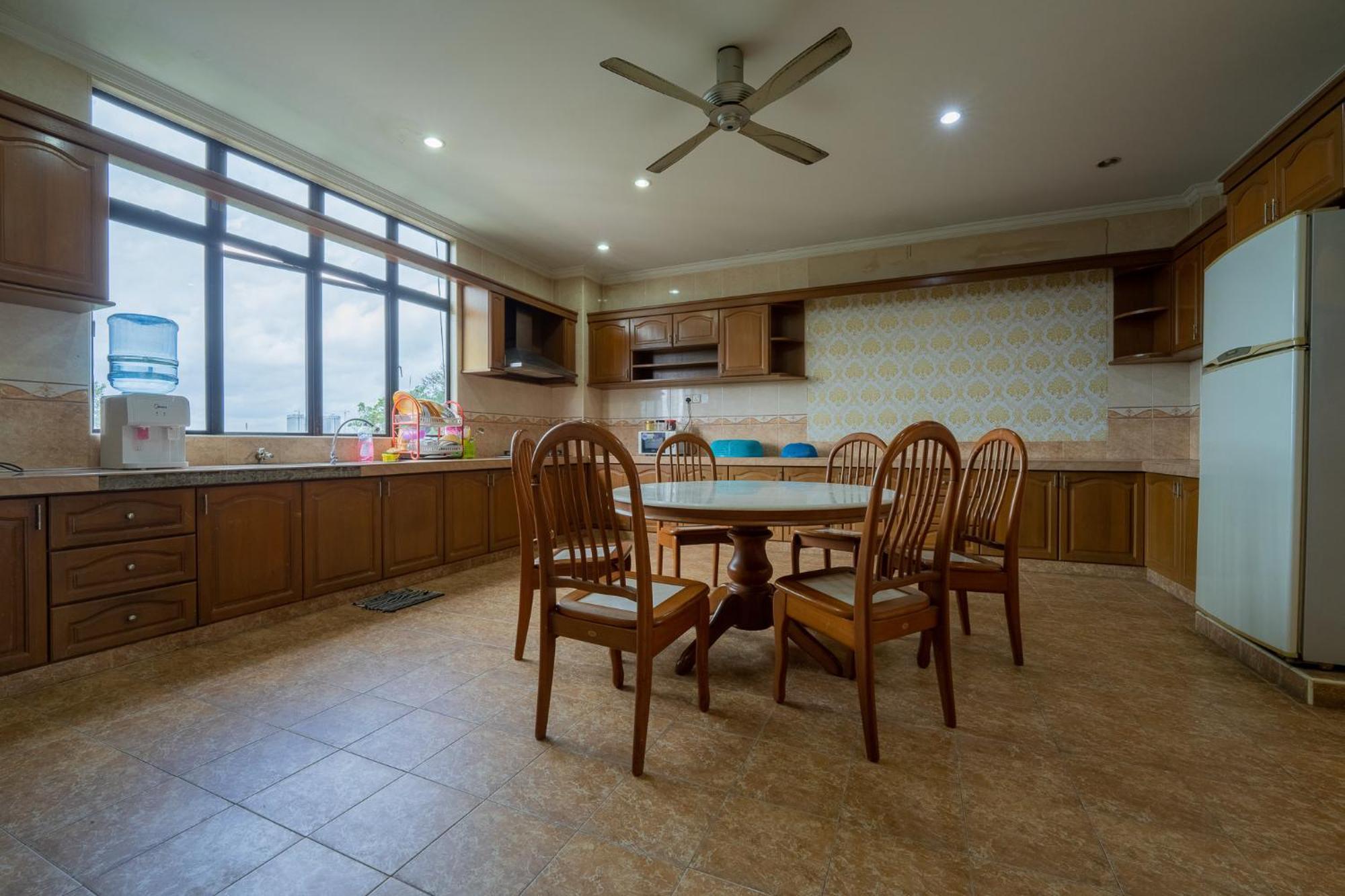 Mk Homestay Wakaf Che Yeh With Bathtub - Max 14 Pax Кота Бару Екстериор снимка