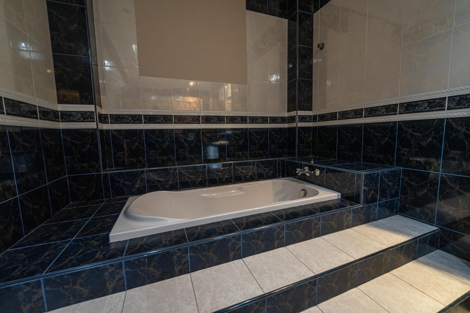 Mk Homestay Wakaf Che Yeh With Bathtub - Max 14 Pax Кота Бару Екстериор снимка